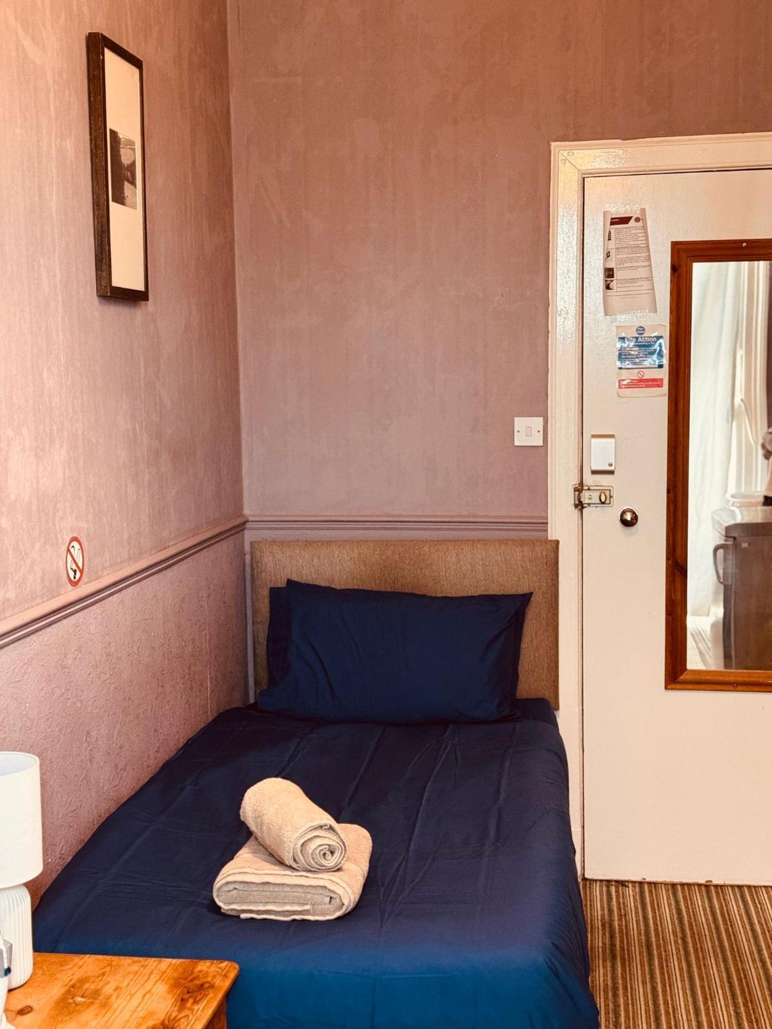 Edinburgh Travel Guest House Ngoại thất bức ảnh